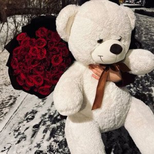 Букет 31 красная роза и белый мишка